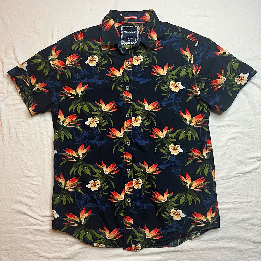 Denim & Flower Short-Sleeve Button Up Shirt - (M) - Blue Floral Tropical Summer